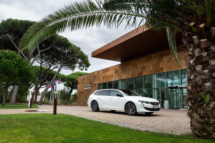  Peugeot 508 SW GT Line 2018 года  (WW) (фото 29 из 43)